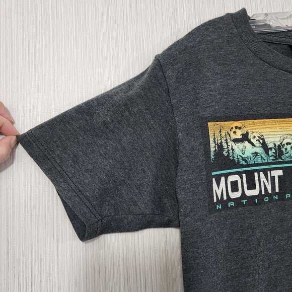 Prairie mountain Mount Rushmore National Memorial graphic t-shirt men's small - Picture 3 of 6